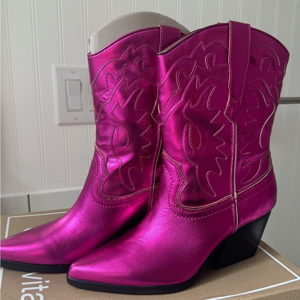 Dolce Vita Landen Electric Pink  Boots Brand New in Box Size 10